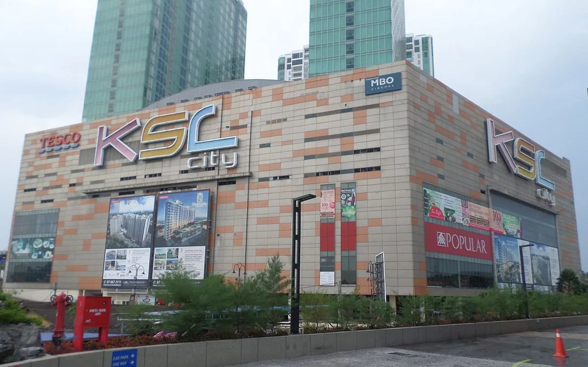 Premium JB mall and hotel drop-off area for KSL transfer